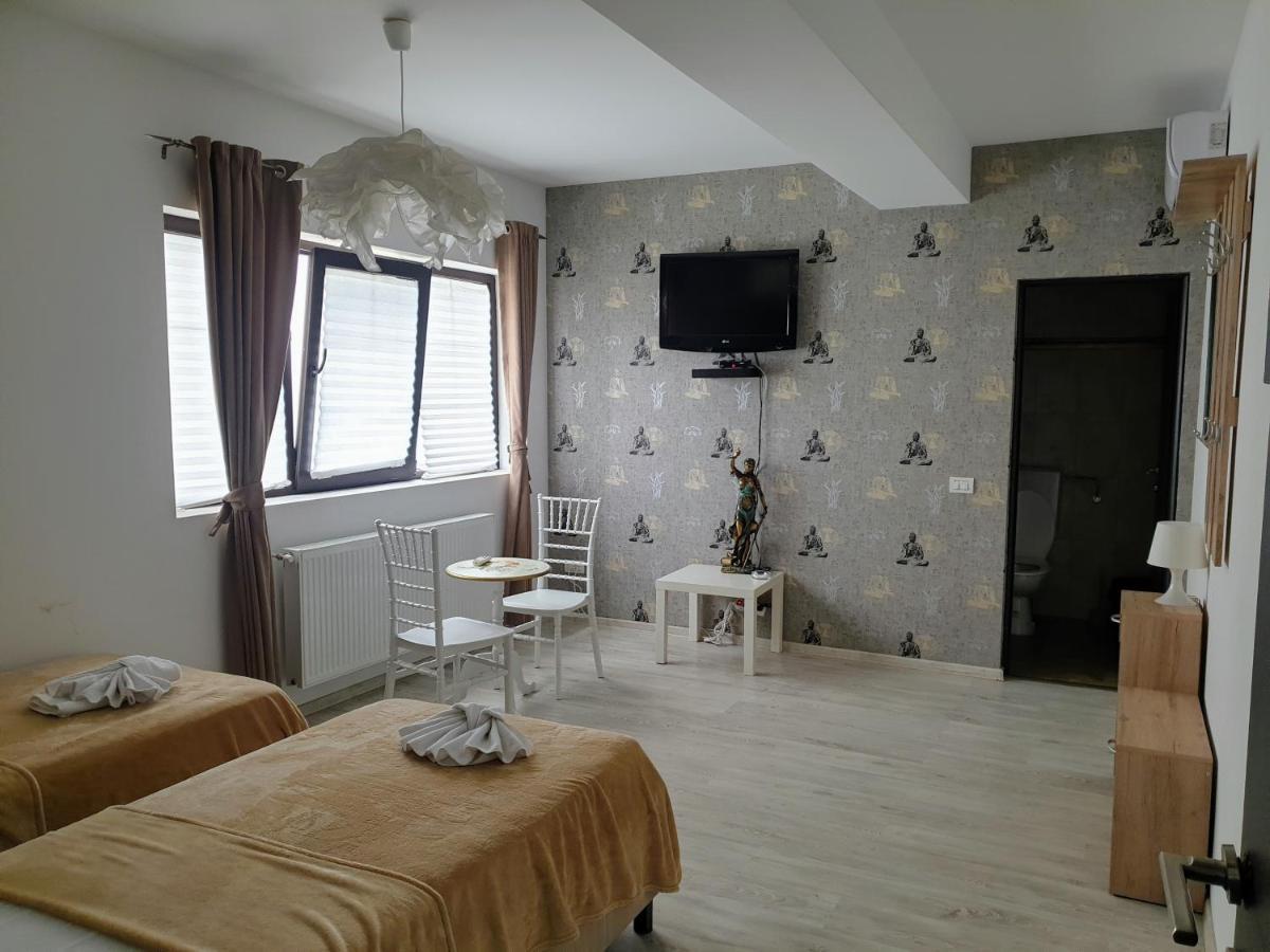Hotel Queen บูคาเรสต์ ภายนอก รูปภาพ