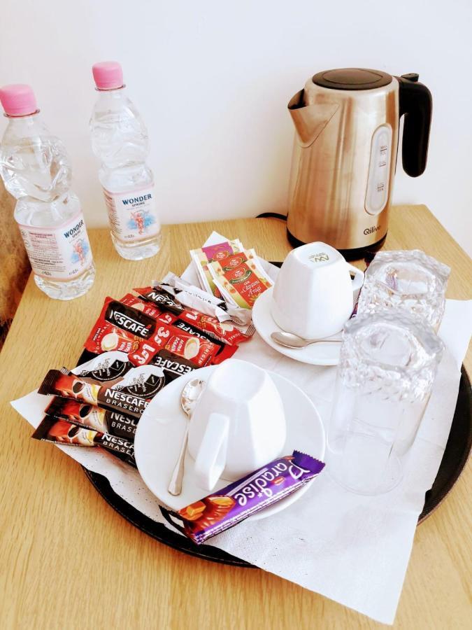 Hotel Queen บูคาเรสต์ ภายนอก รูปภาพ
